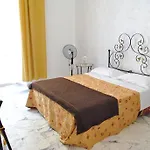 Simon's Place *