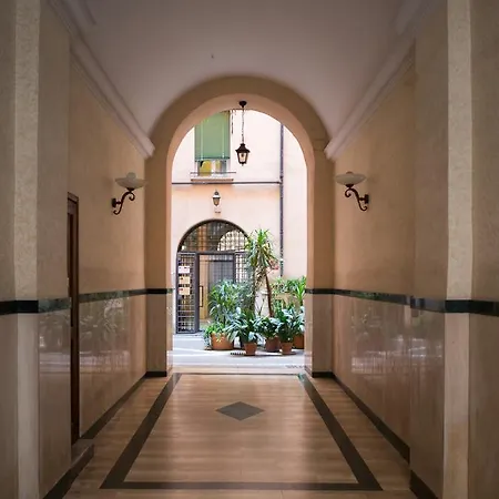 Simon's Place Daire Roma